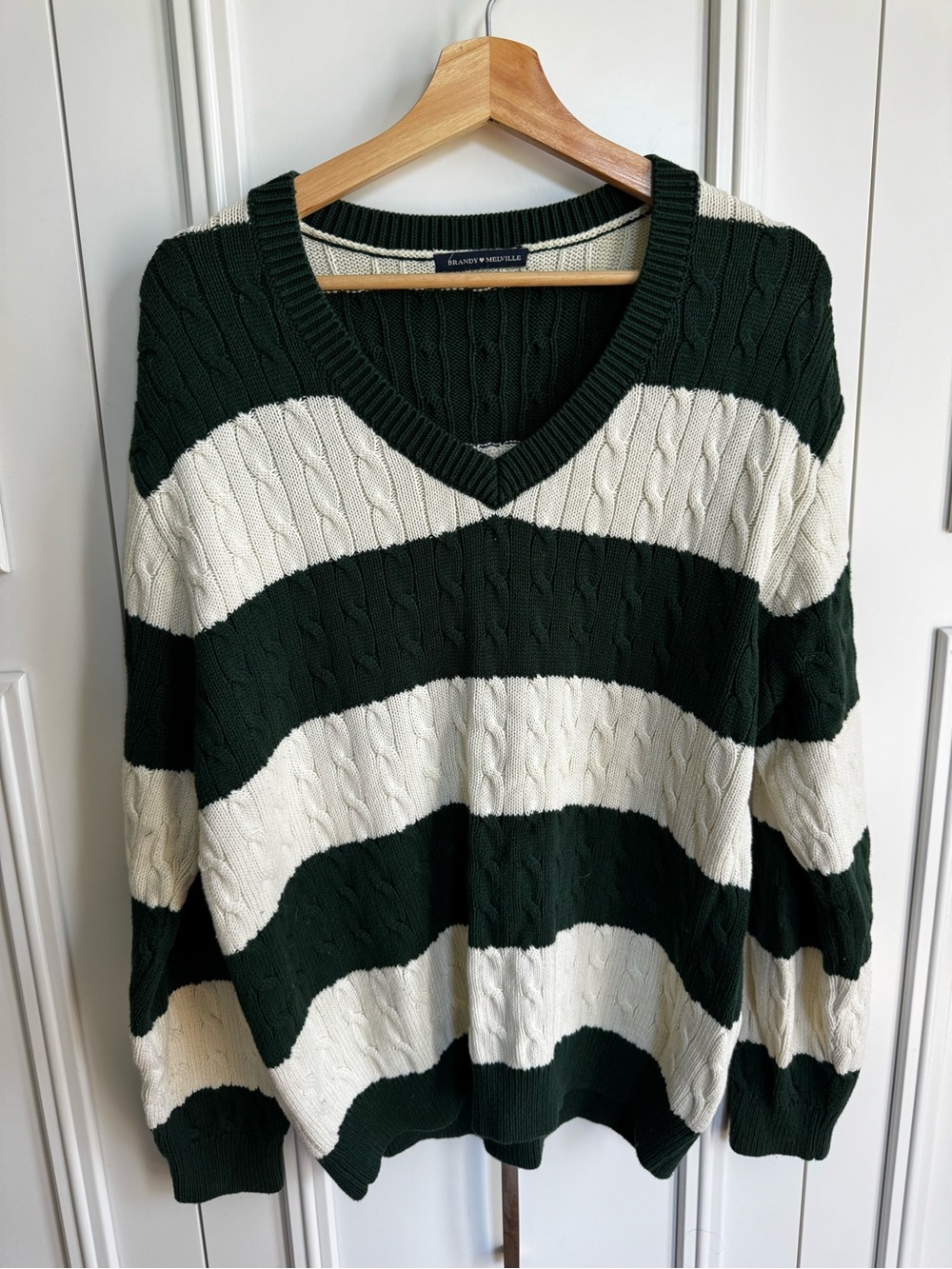 Brandy Melville Nikki Cable Knit Sweater - Green and White